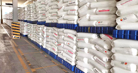 吹塑一體托盤(pán)堆碼案例